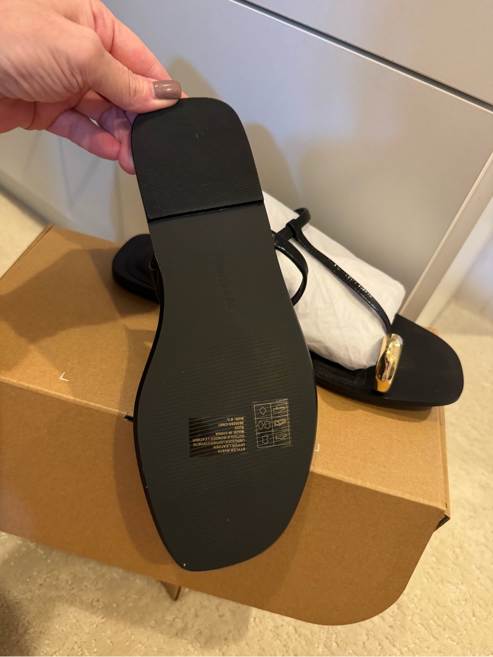 Madewell Gold toe loop leather sandals - Picture 2 of 3